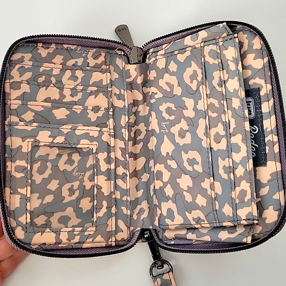 Lug Rodeo Wristlet Camo - Picture 2 of 3